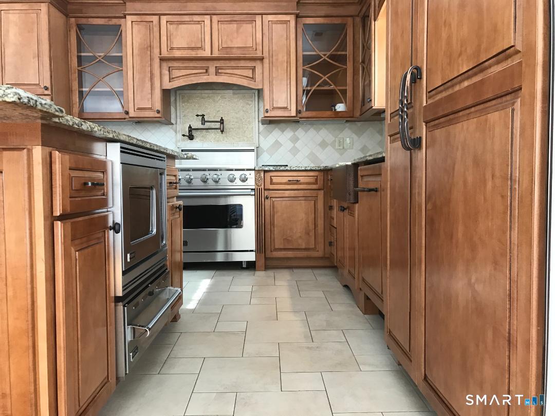 51 Continental Drive Ridgefield, CT 06877 - Photo 7 of 17