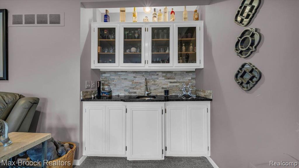 404 Shellbourne Drive Rochester Hills, MI 48309 - Photo 21 of 52