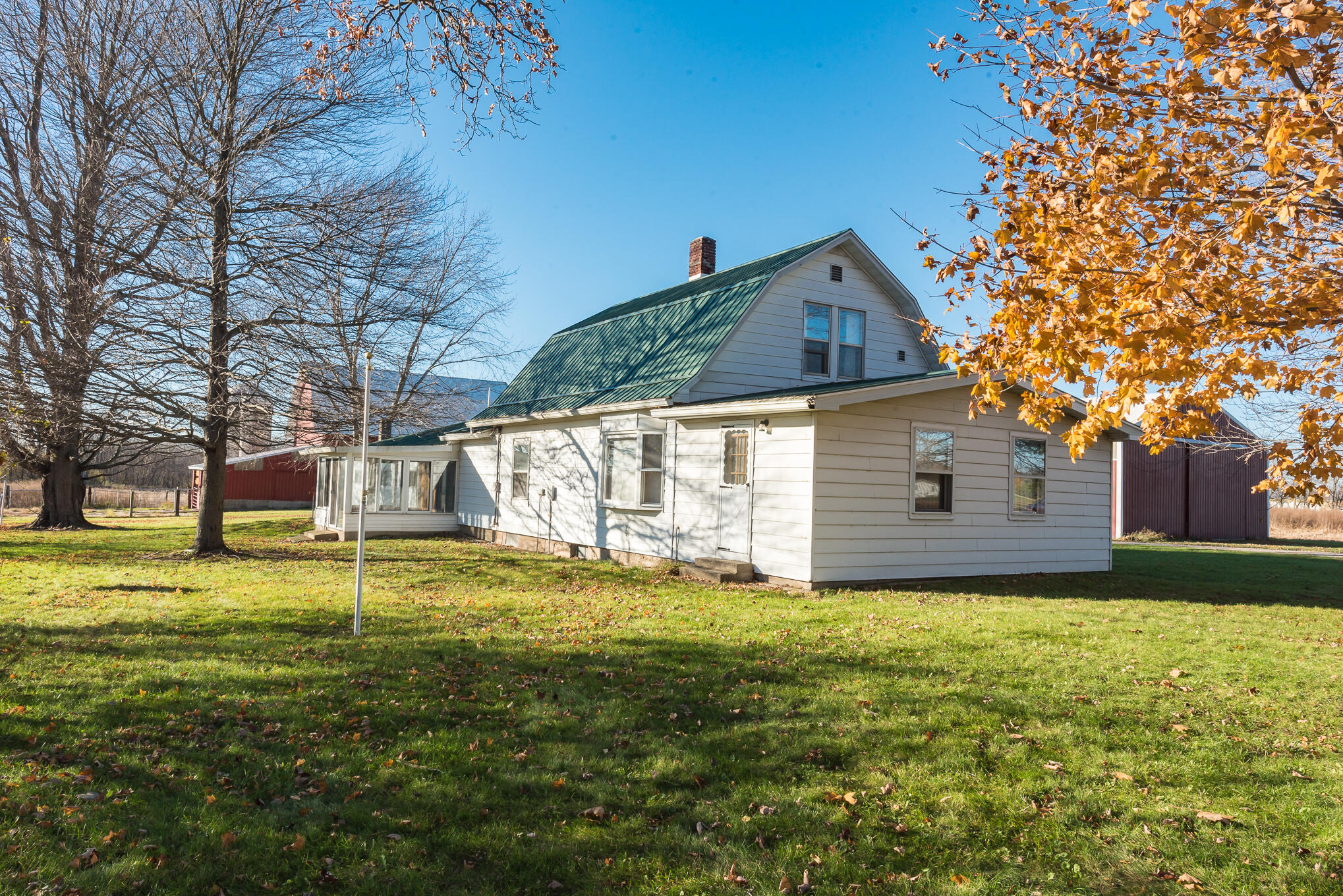 Front/Side Exterior