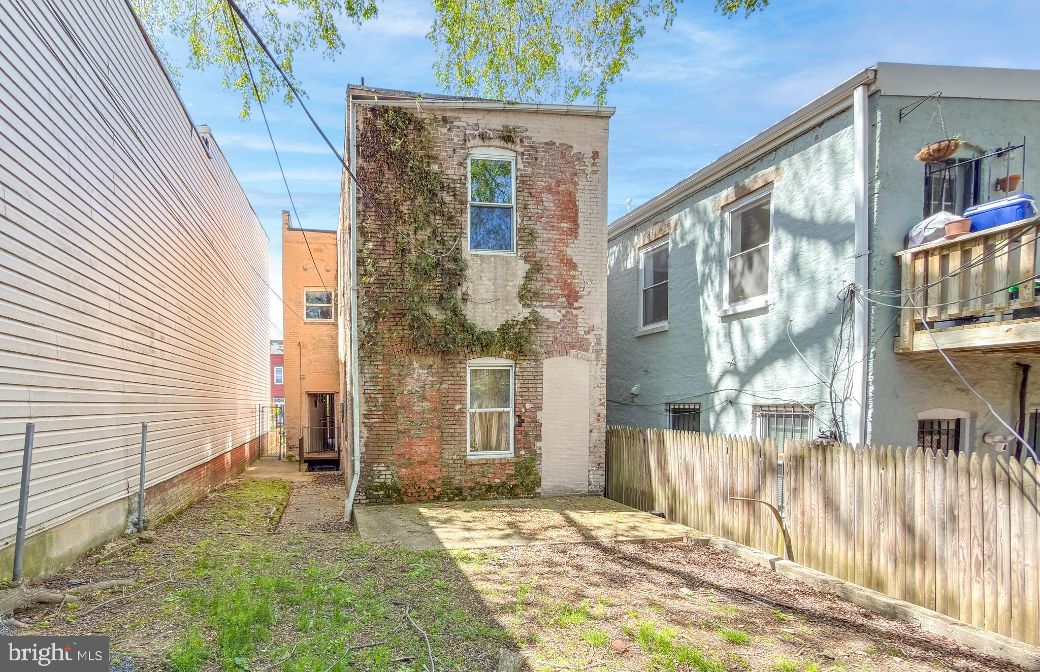 1527 6th Street Northwest Washington, DC 20001 - Photo 5 of 9