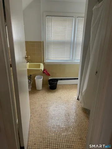 $1,000 | 598 Frenchtown Road, Bridgeport, CT 06606