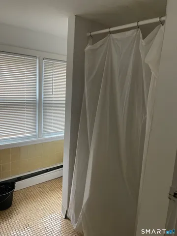 $1,000 | 598 Frenchtown Road, Bridgeport, CT 06606