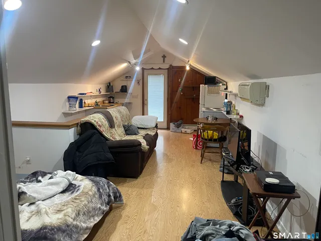 $1,000 | 598 Frenchtown Road, Bridgeport, CT 06606