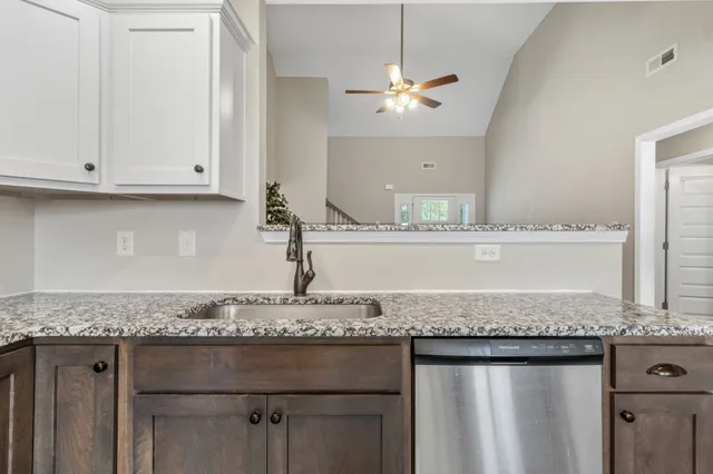 $1,900 | 125 Tomahawk Point, Clarksville, TN 37040