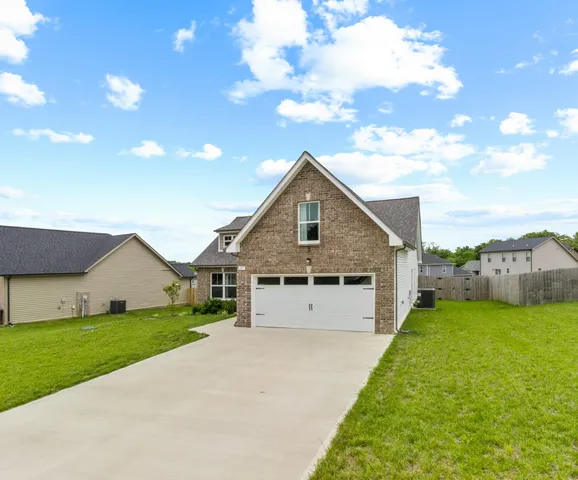 $1,900 | 125 Tomahawk Point, Clarksville, TN 37040