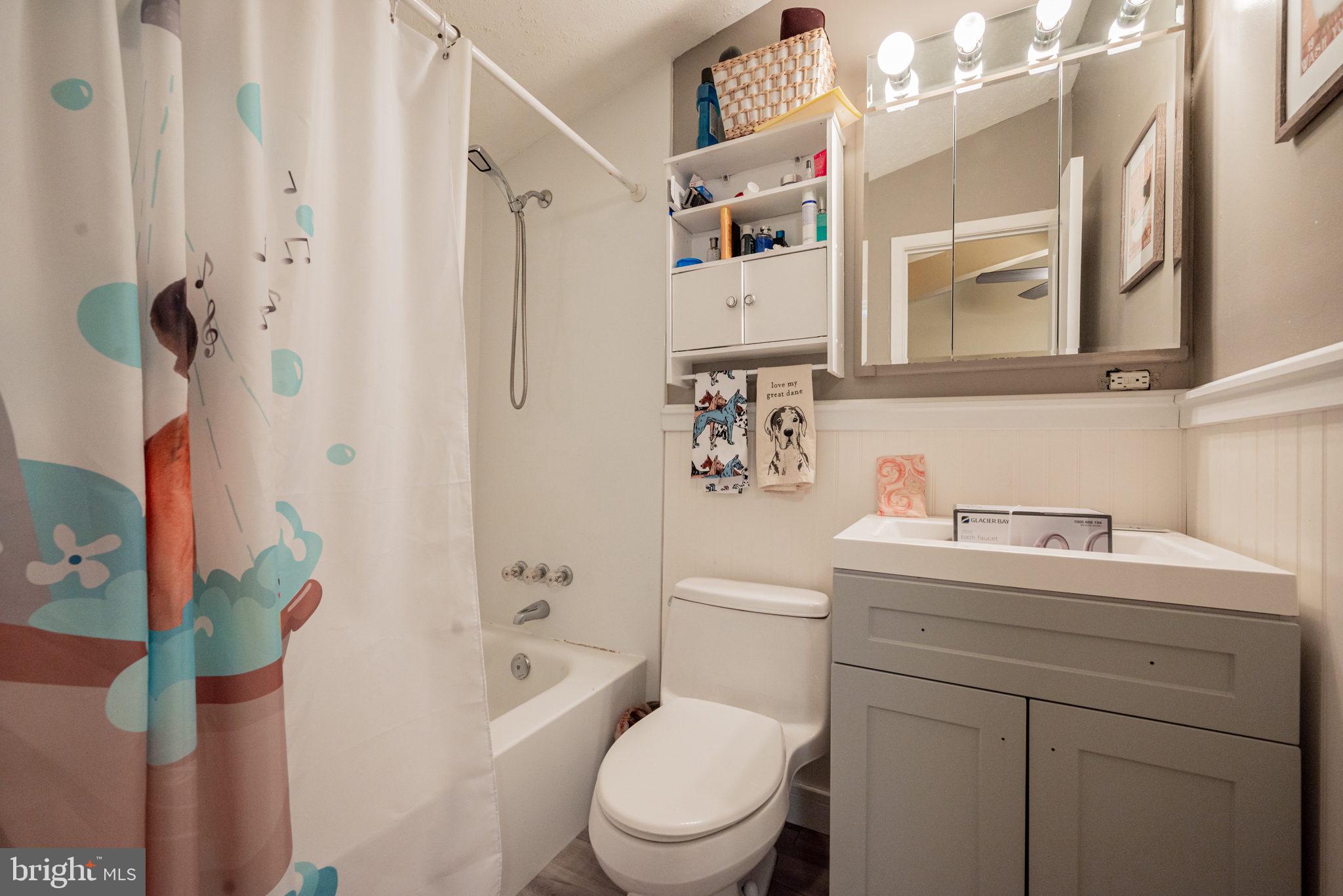 1304 Newcomb Road Wilmington, DE 19803 - Photo 22 of 30 Hall bath serves second and third bedroom