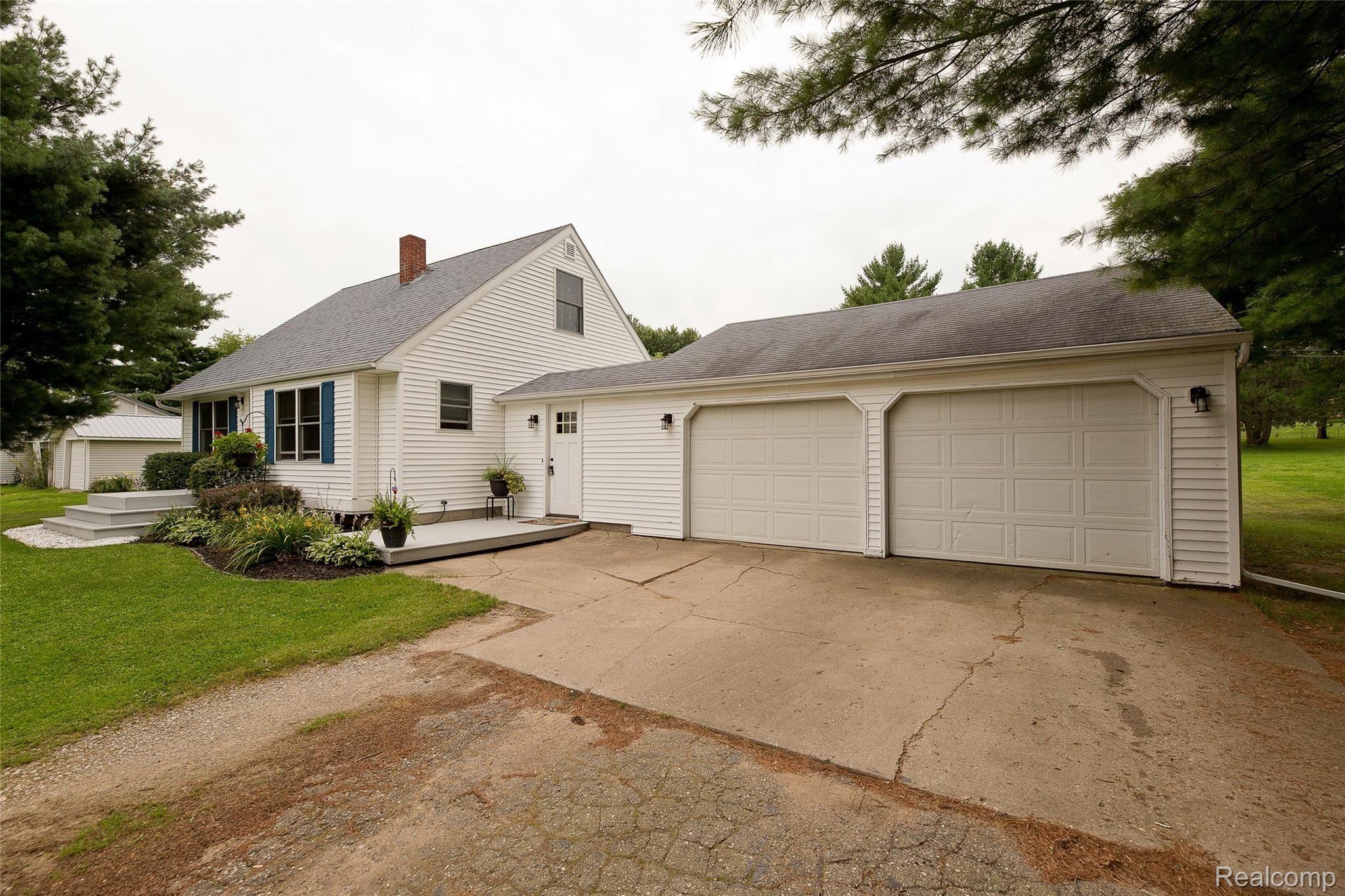 958 North Wilder Road Lapeer, MI 48446 - Photo 4 of 48 A32W7469.jpg