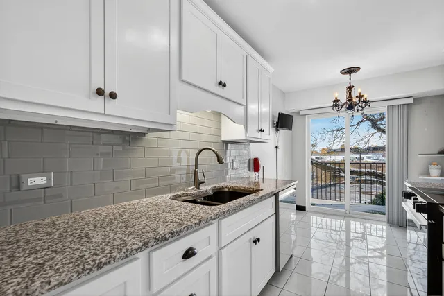 $250,000 | 500 West Huntington Commons Road, Unit 253, Mount Prospect, IL 60056