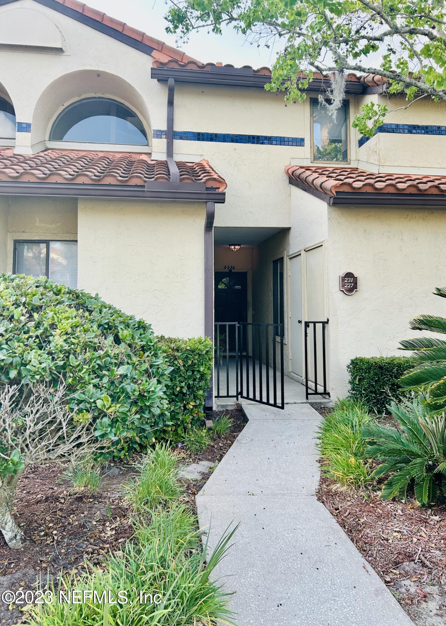 3809 La Vista Circle, Unit 231, Jacksonville, FL 32217 Compass