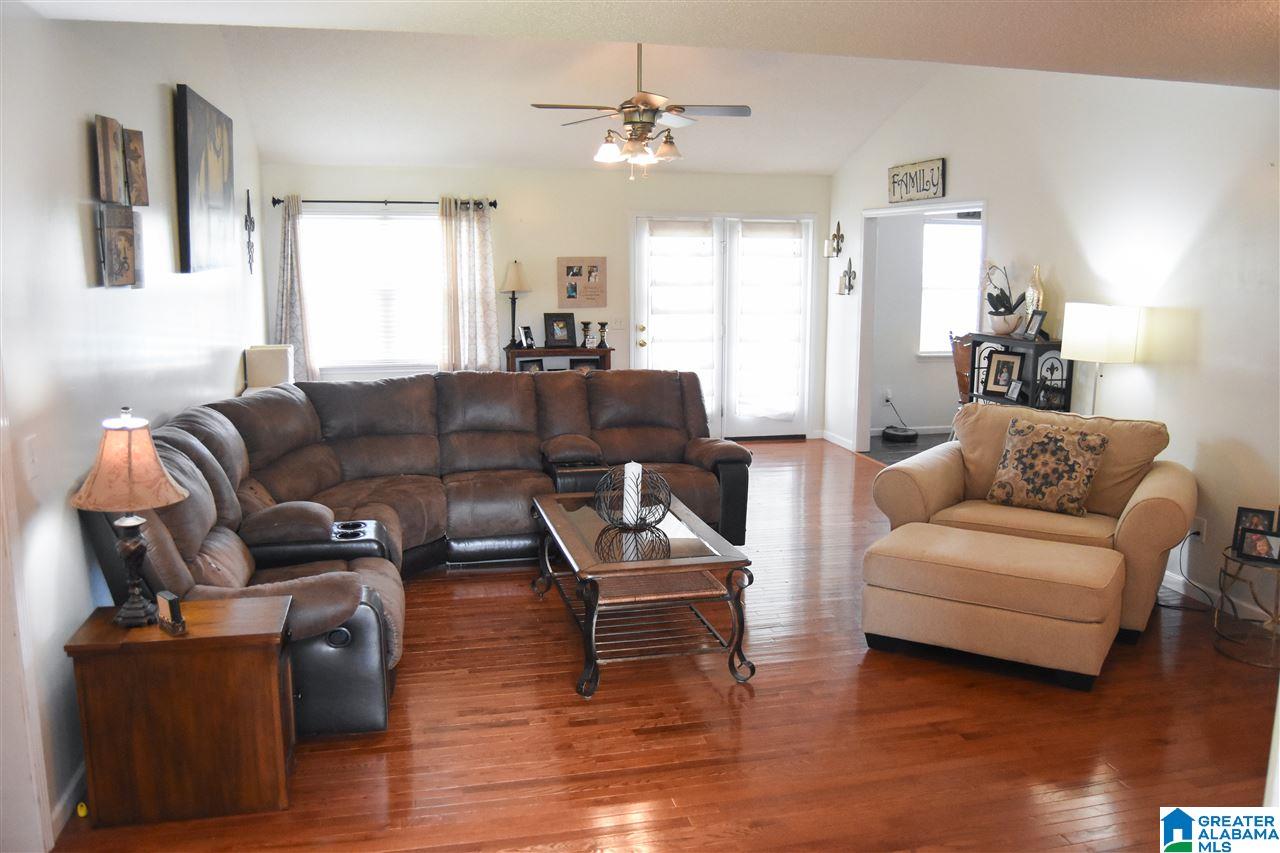 21 Brooke Lane Anniston, AL 36207 - Photo 2 of 43