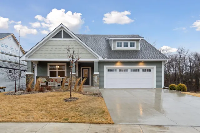 $798,950 | 1843 Campfire Drive East, Waconia, MN 55387