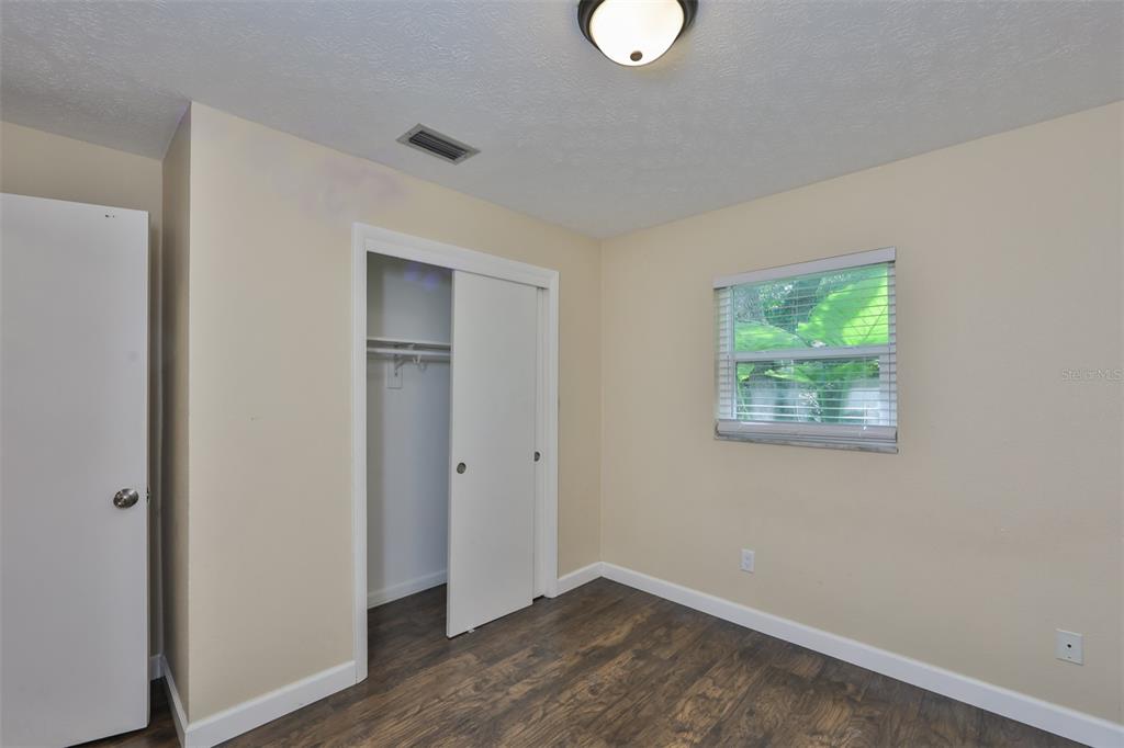 105 North Kingsway Road Seffner, FL 33584 - Photo 21 of 32 Gallery Image 21