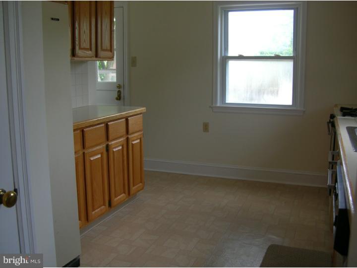 5 Raymond Road Broomall, PA 19008 - Photo 9 of 15 Kitchen