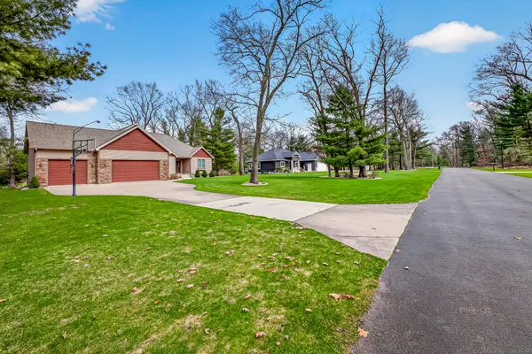 $650,000 | 3950 Hampshire Hill Lane, Twin Lake, MI 49457