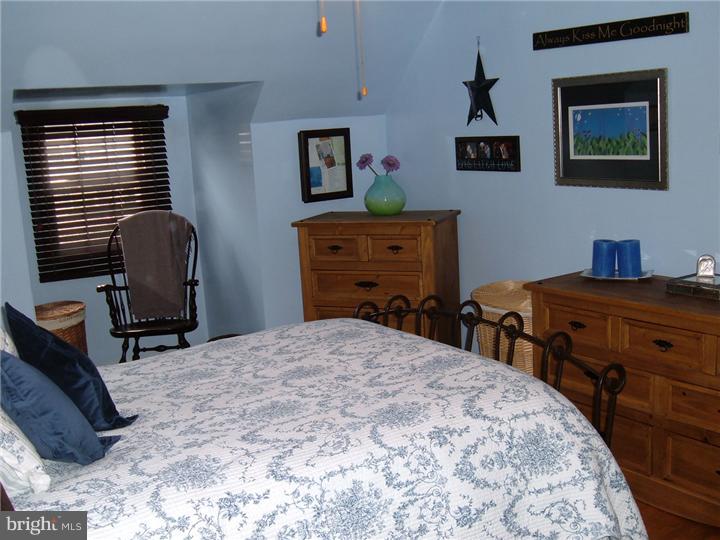 856 Cricket Road Clifton Heights, PA 19018 - Photo 12 of 25 Gallery Image 12