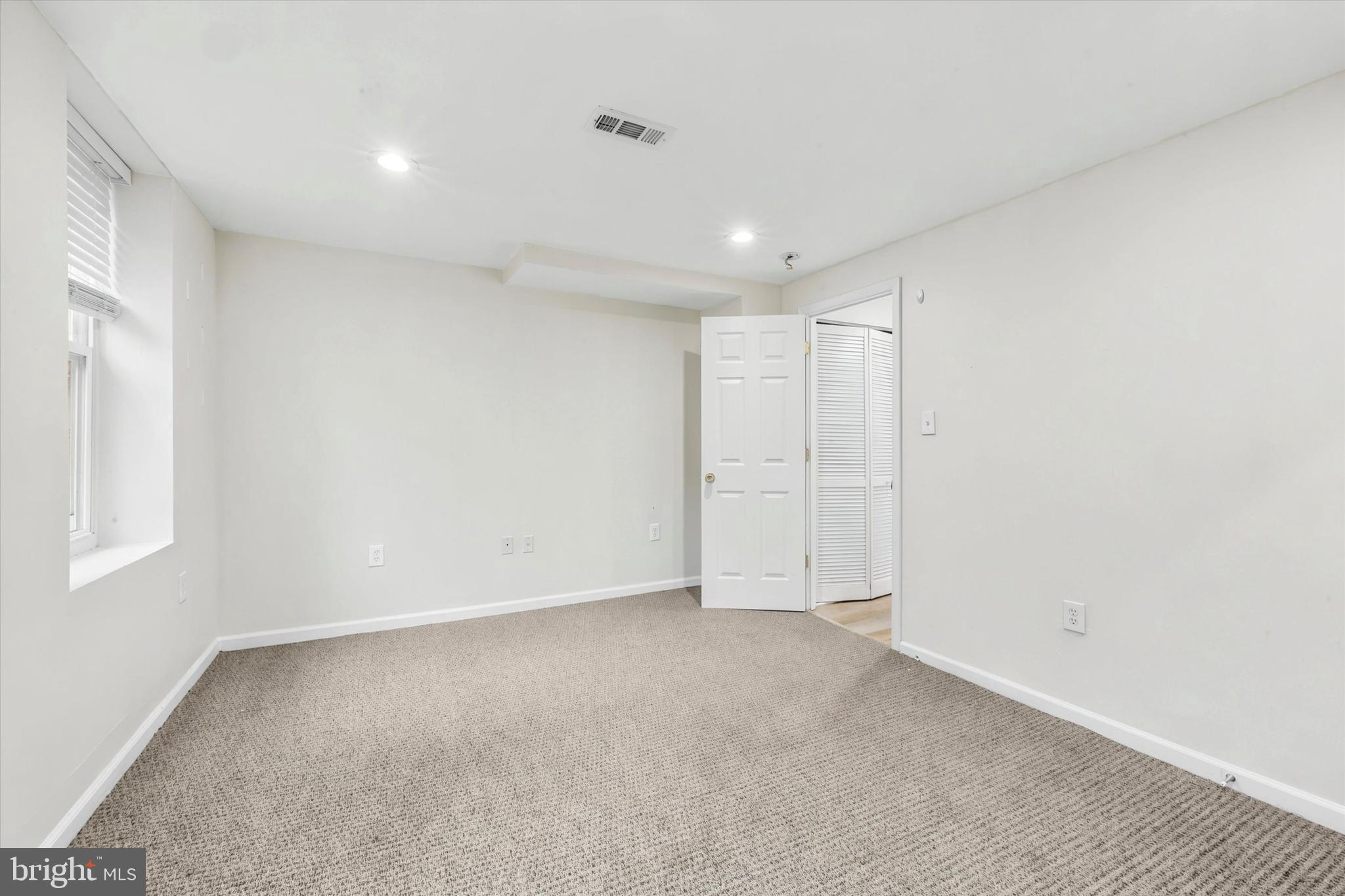 33 South 19th Street Philadelphia, PA 19103 - Photo 14 of 15 a view of an empty room