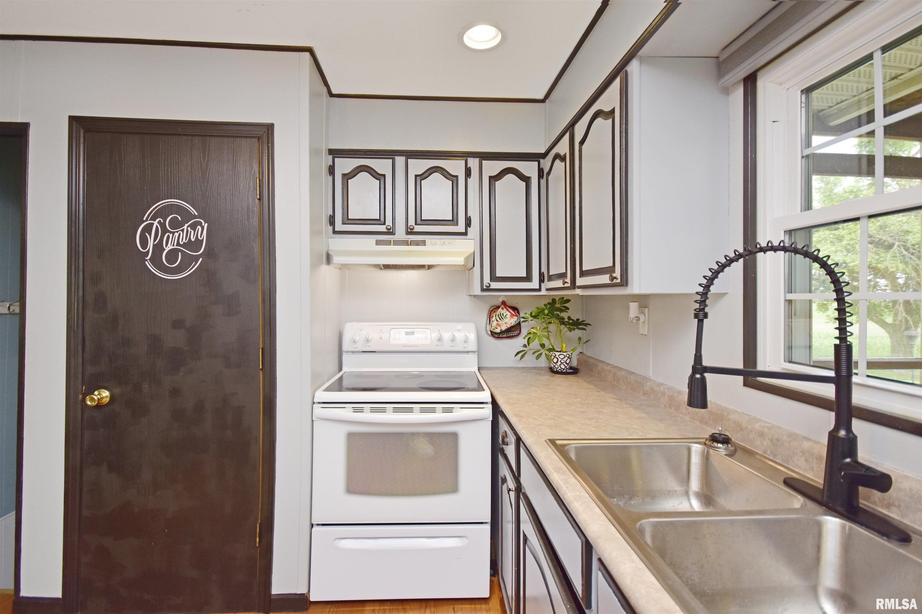 335 Dodge Street Cisco, IL 61830 - Photo 27 of 87