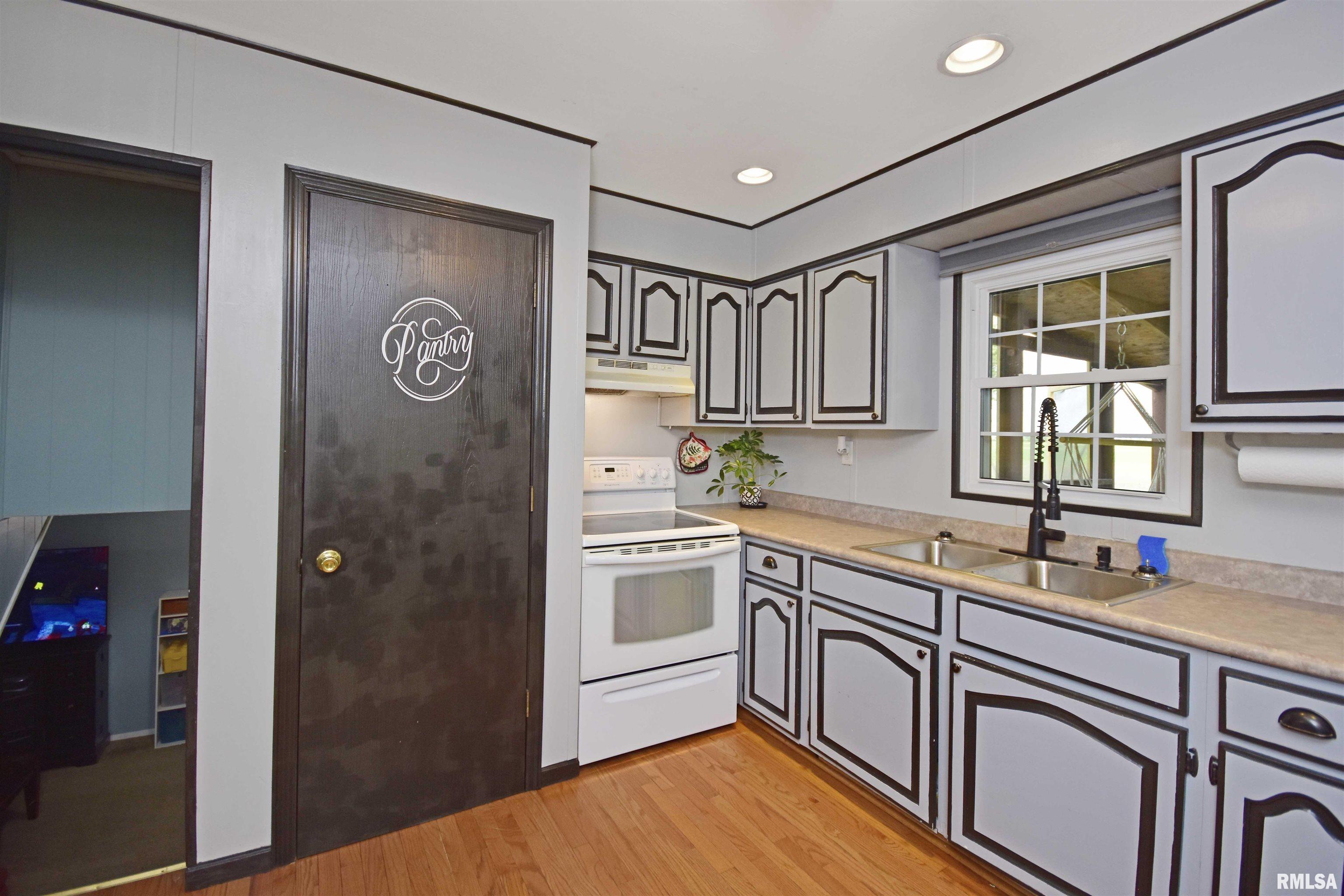 335 Dodge Street Cisco, IL 61830 - Photo 30 of 87