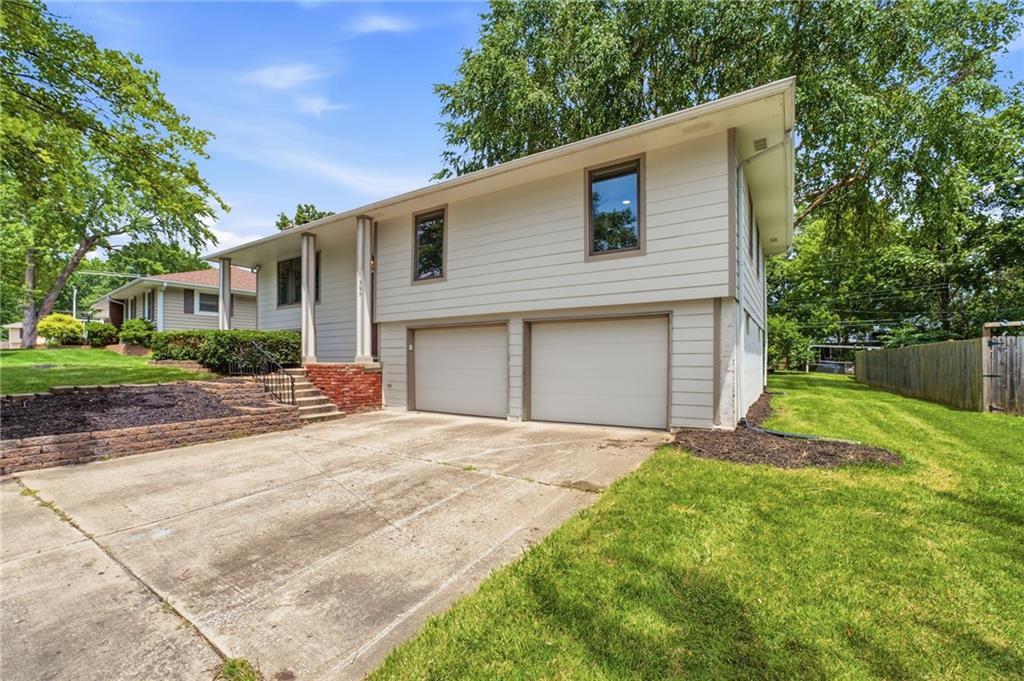 305 Southwest Marion Lane Lee's Summit, MO 64081 - Photo 36 of 39