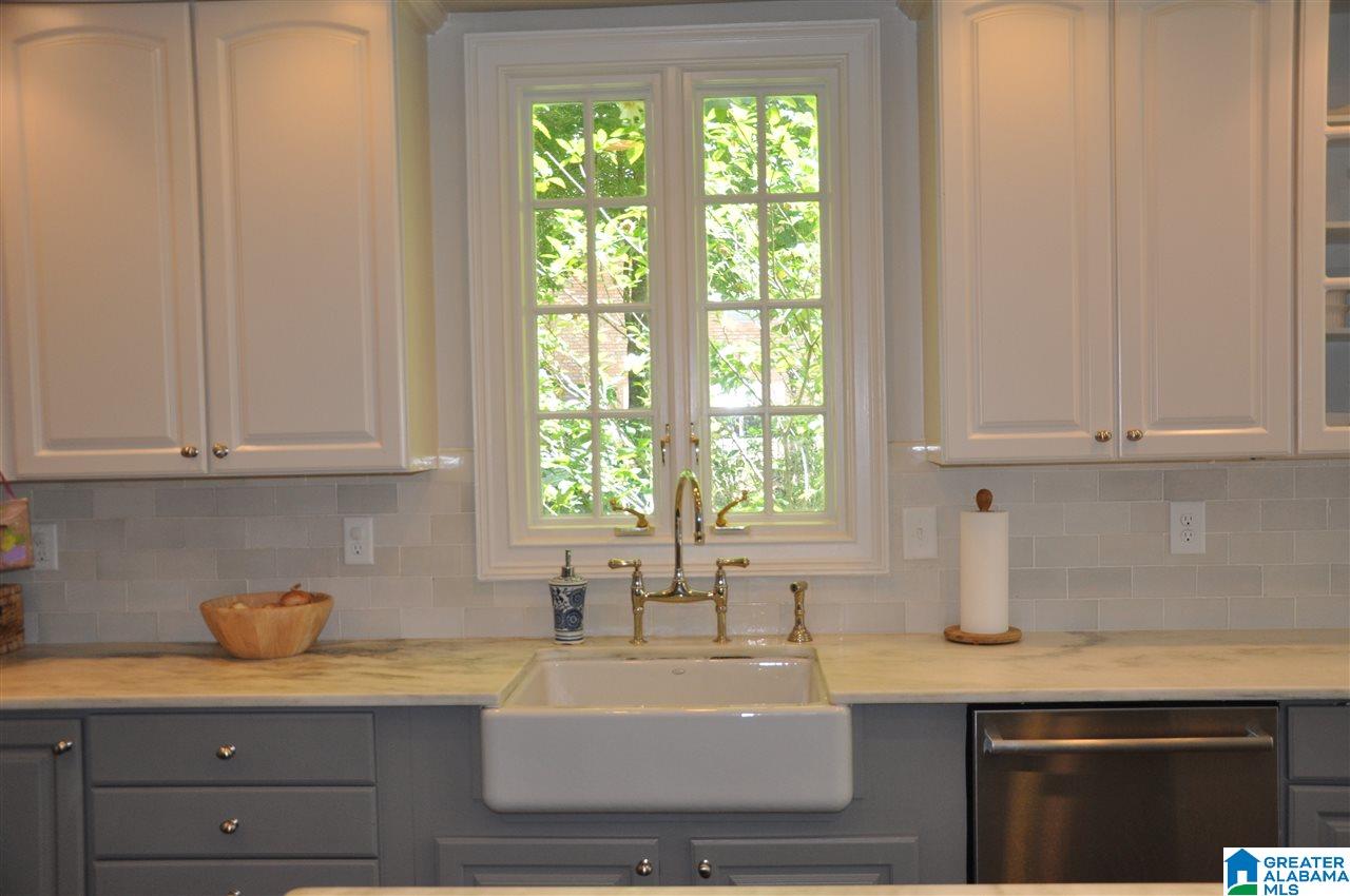612 Bayhill Road Birmingham, AL 35244 - Photo 16 of 35