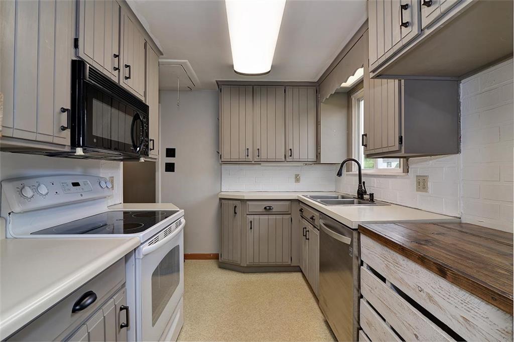 110 Dinnerbell Road Butler, PA 16002 - Photo 9 of 17