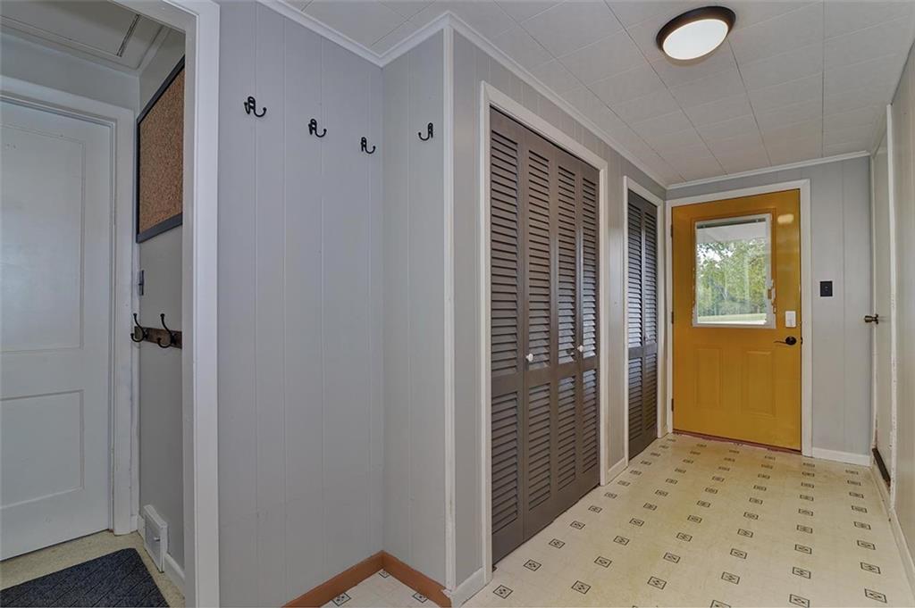 110 Dinnerbell Road Butler, PA 16002 - Photo 10 of 17