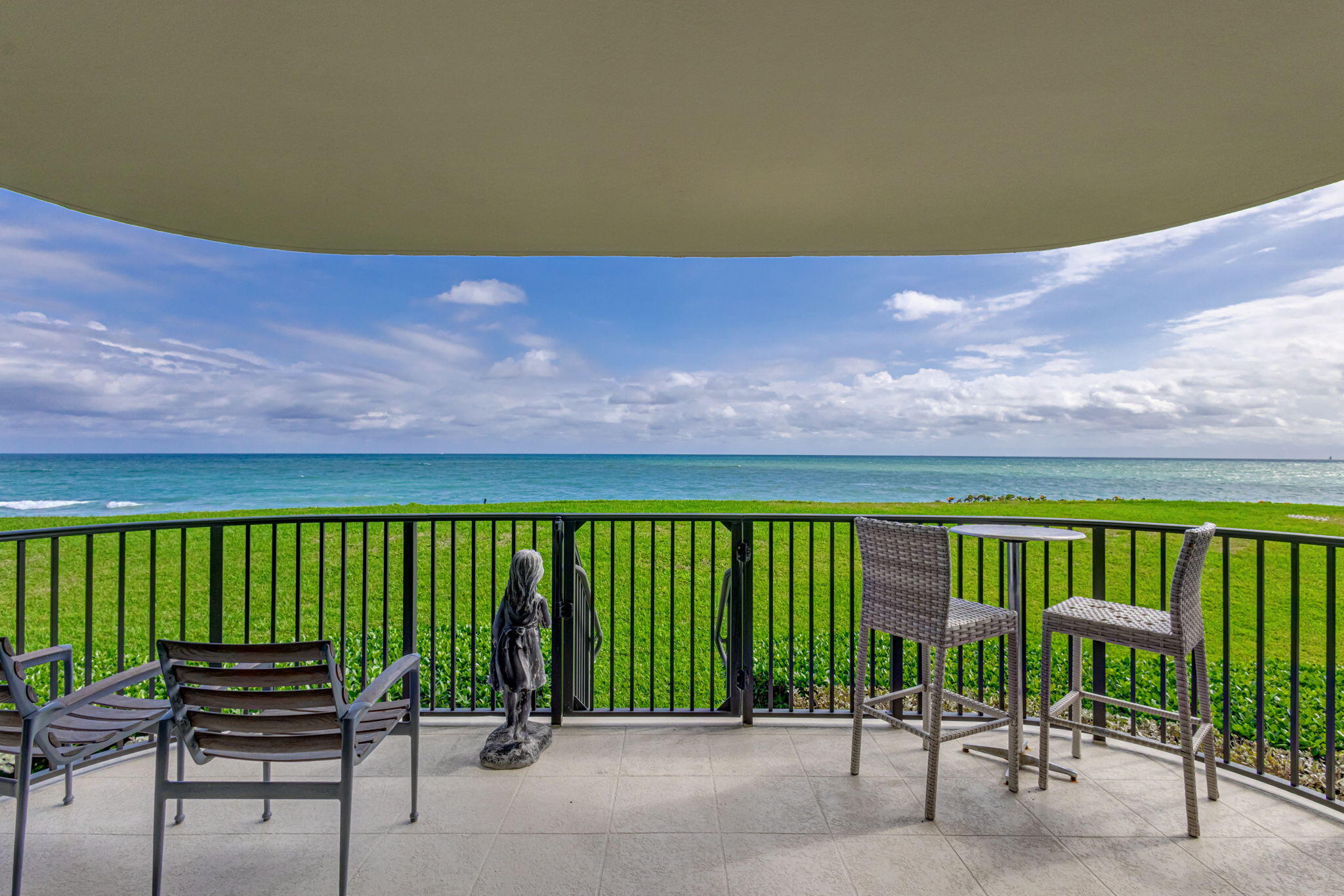 400 South Beach Road, Unit 103 Tequesta, FL 33469 - Photo 31 of 61 Living Room View