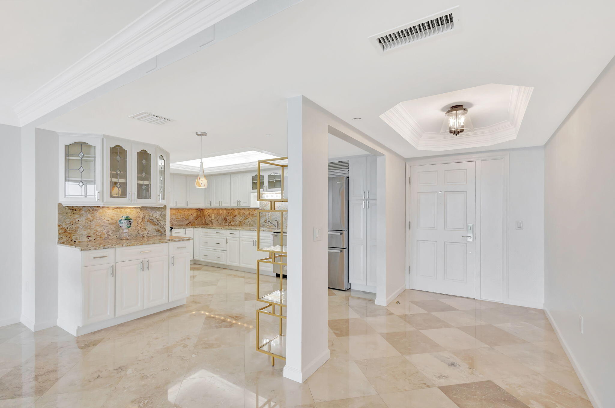 400 South Beach Road, Unit 103 Tequesta, FL 33469 - Photo 8 of 61 Foyer