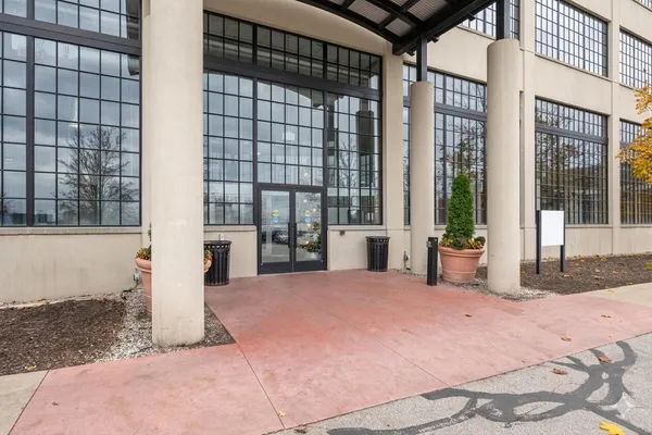 $2,700 | 801 Broadway Avenue Northwest, Unit 440, Grand Rapids, MI 49504