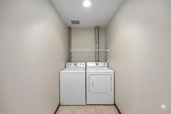 $2,700 | 801 Broadway Avenue Northwest, Unit 440, Grand Rapids, MI 49504