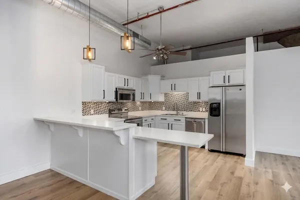 $2,700 | 801 Broadway Avenue Northwest, Unit 440, Grand Rapids, MI 49504