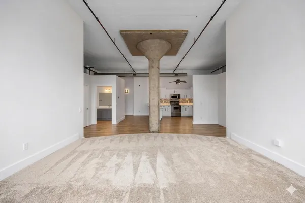 $2,700 | 801 Broadway Avenue Northwest, Unit 440, Grand Rapids, MI 49504