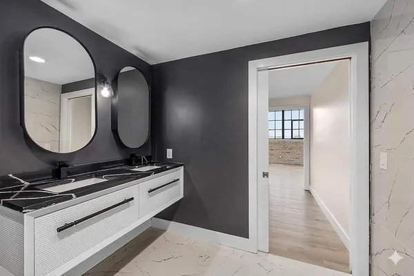 $2,700 | 801 Broadway Avenue Northwest, Unit 440, Grand Rapids, MI 49504