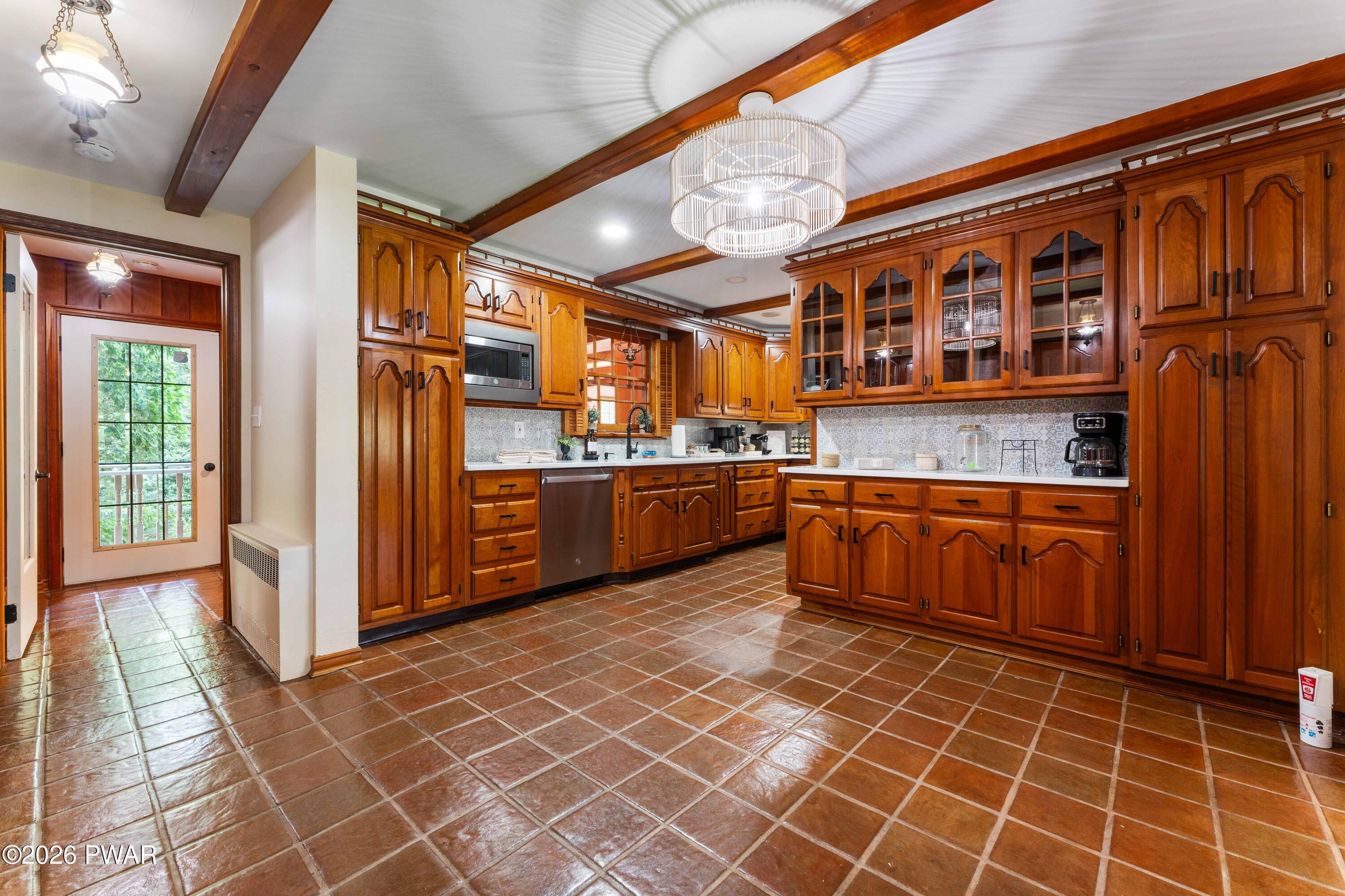 219 Gravity Road Lake Ariel, PA 18436 - Photo 8 of 116