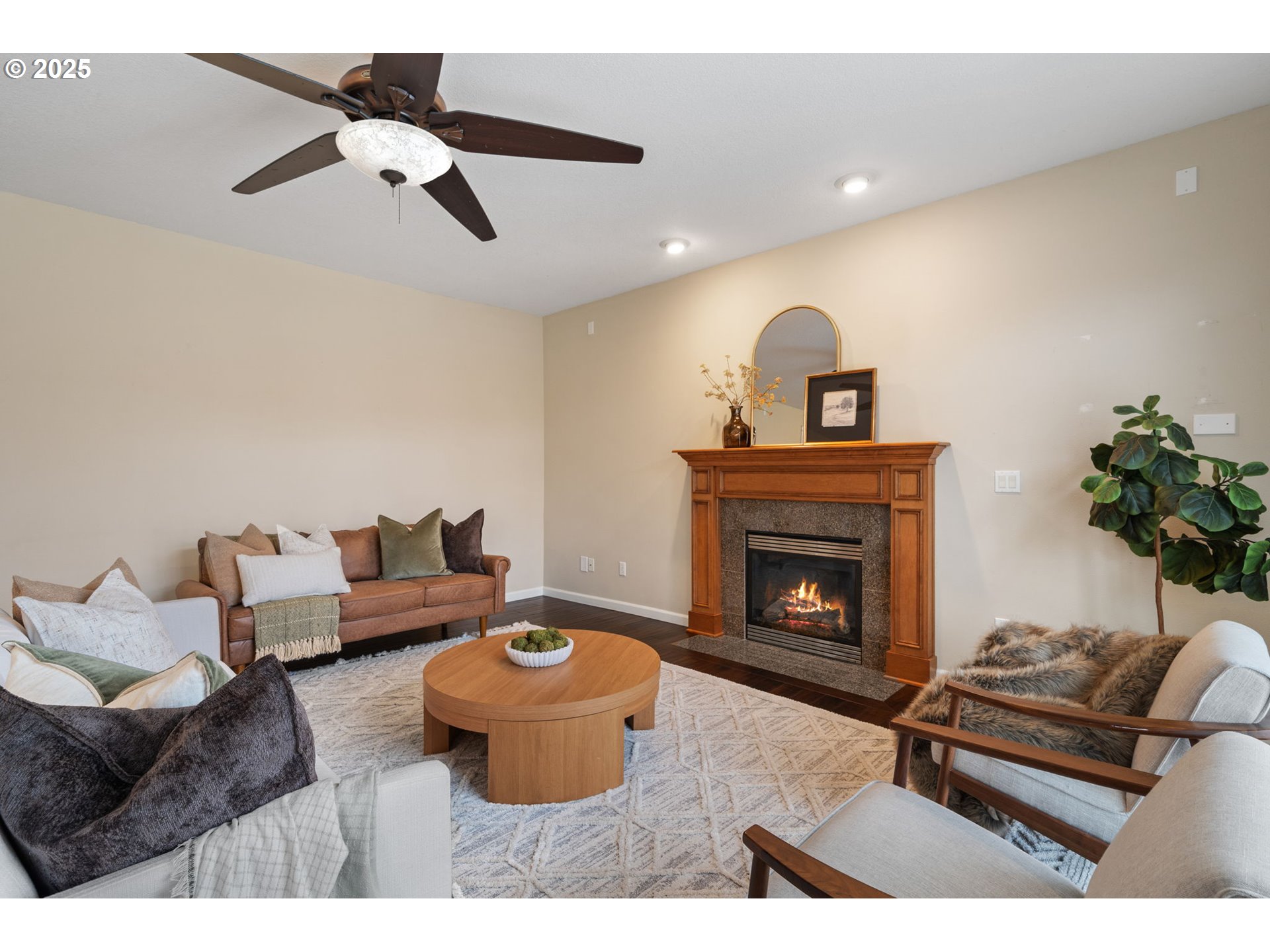 1516 South Dusky Drive Ridgefield, WA 98642 - Photo 14 of 43 a living room with furniture and a fireplace