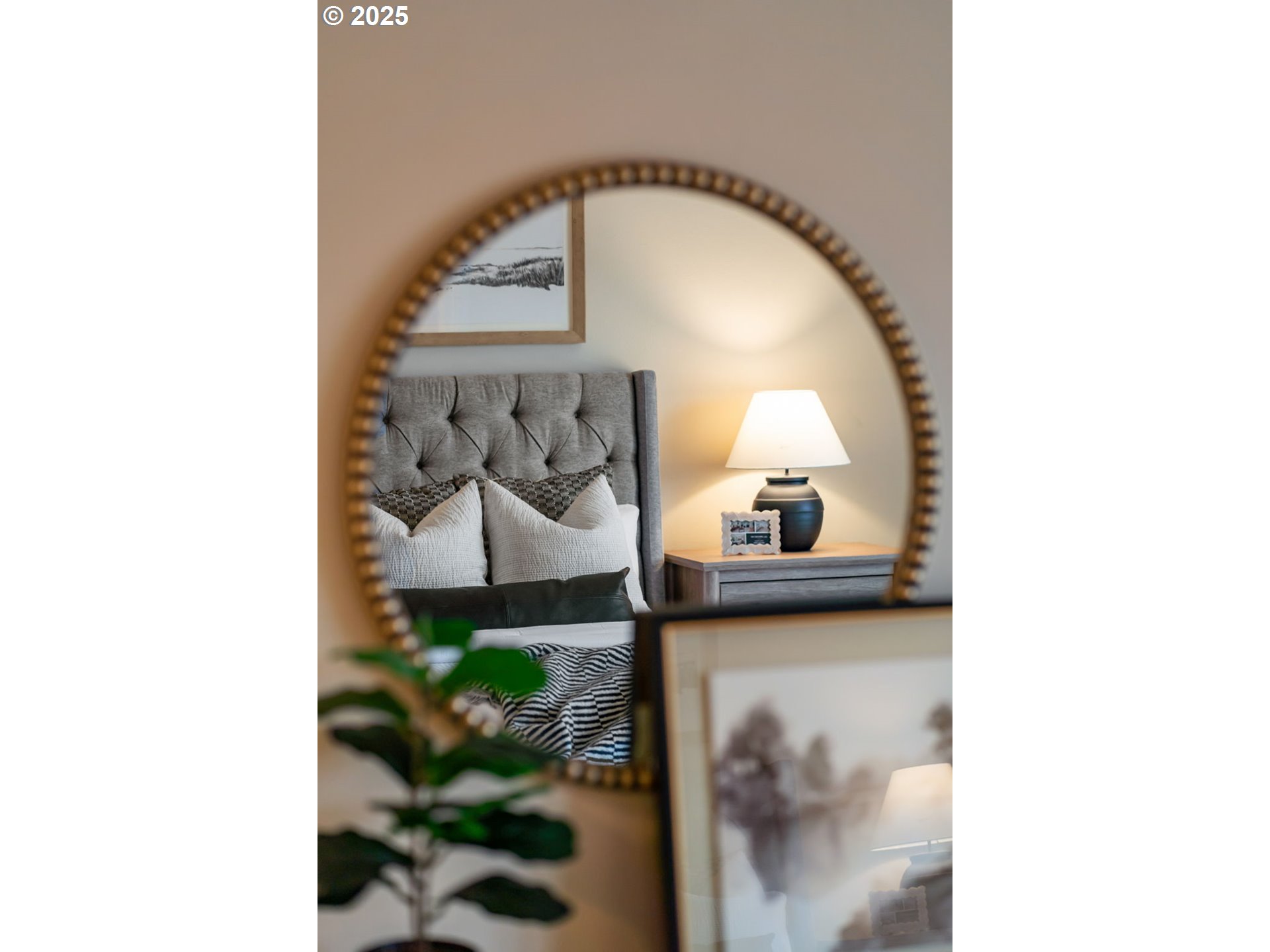 1516 South Dusky Drive Ridgefield, WA 98642 - Photo 24 of 43 a picture of a living room with a couch