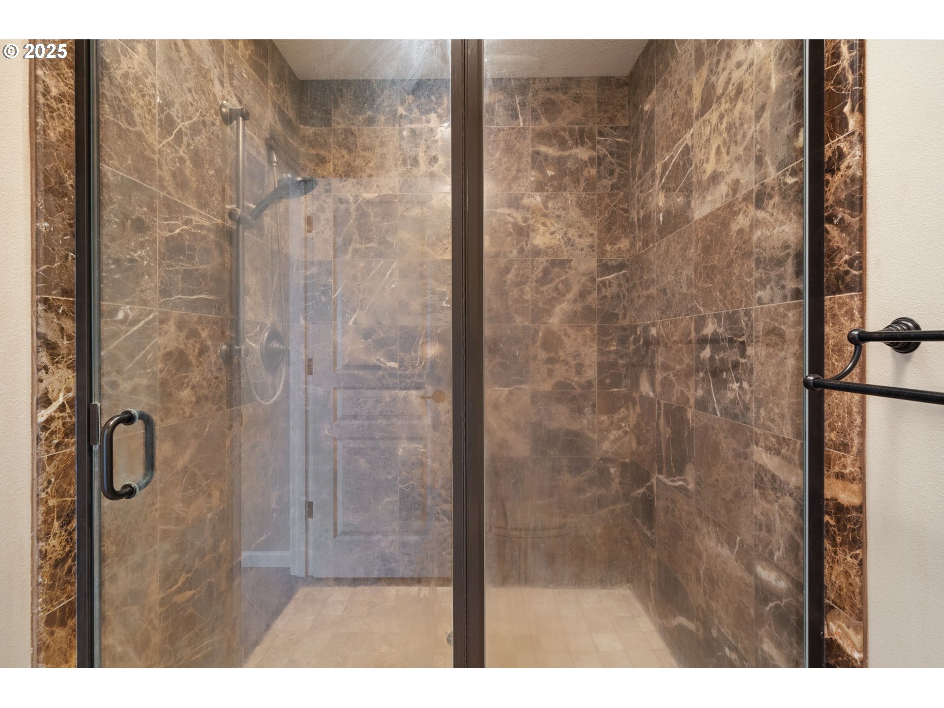 1516 South Dusky Drive Ridgefield, WA 98642 - Photo 30 of 43 a bathroom with a shower