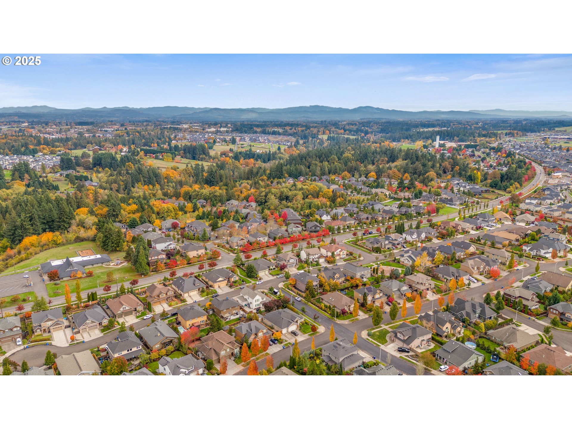 1516 South Dusky Drive Ridgefield, WA 98642 - Photo 37 of 43 a view of city and mountain