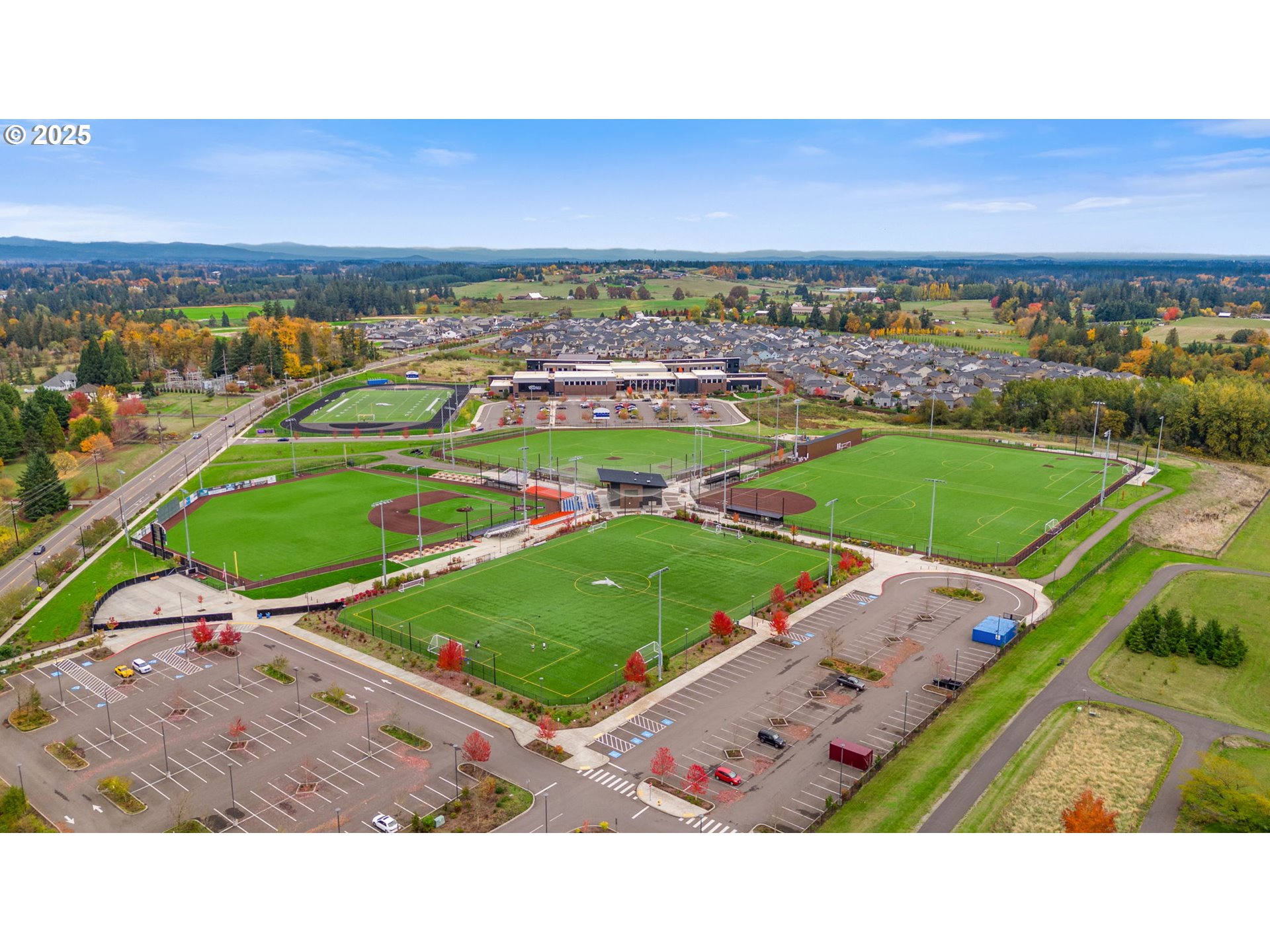 1516 South Dusky Drive Ridgefield, WA 98642 - Photo 39 of 43 an aerial view of a football ground
