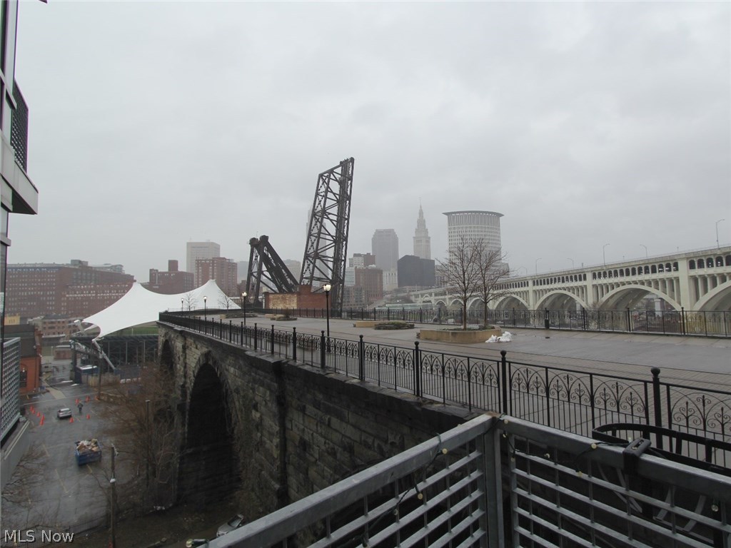 1237-802 Washington Avenue, Unit 802 Cleveland, OH 44113 - Photo 5 of 16 View from the deck