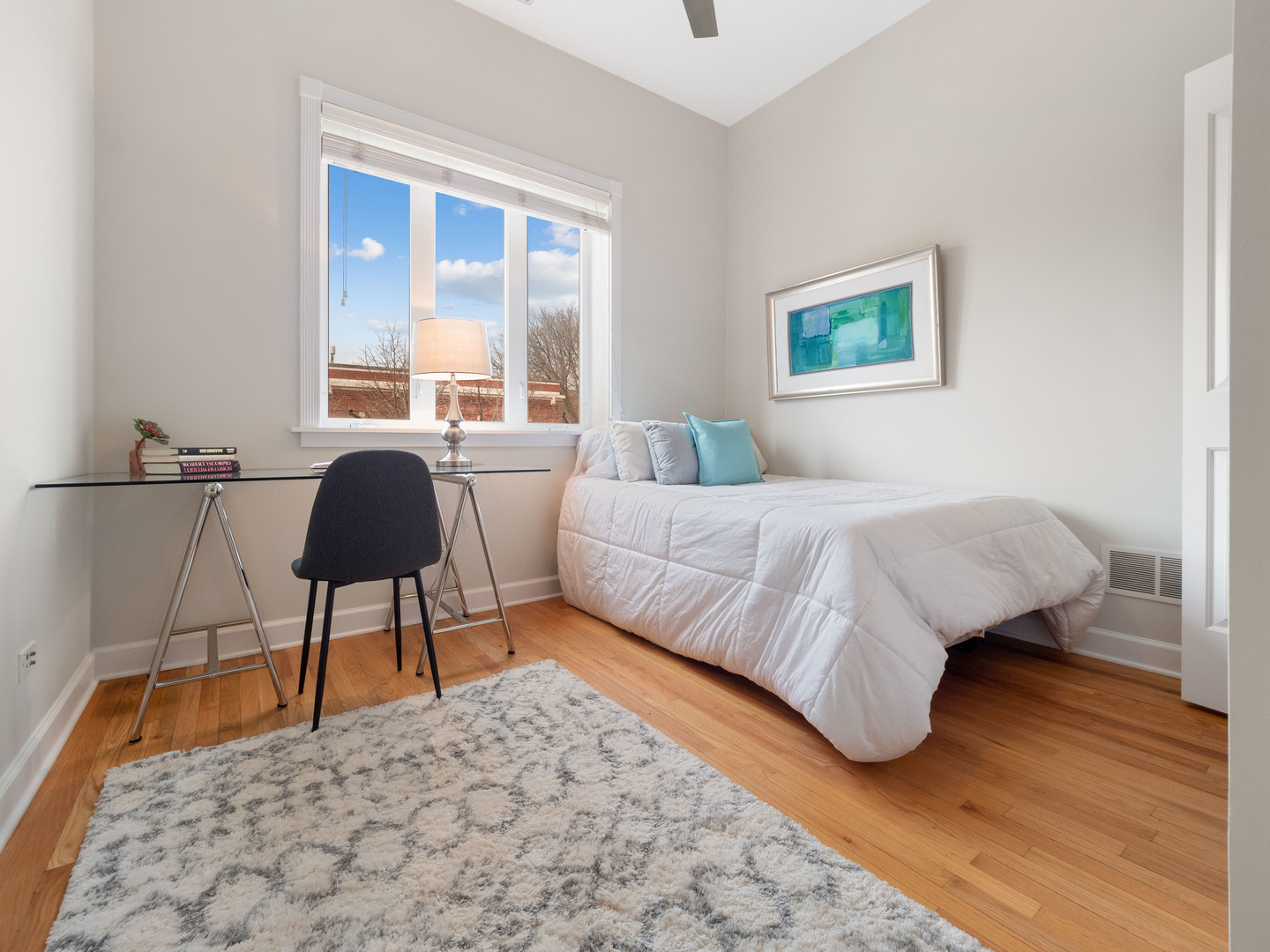 2555 West Leland Avenue, Unit 202 Chicago, IL 60625 - Photo 21 of 27