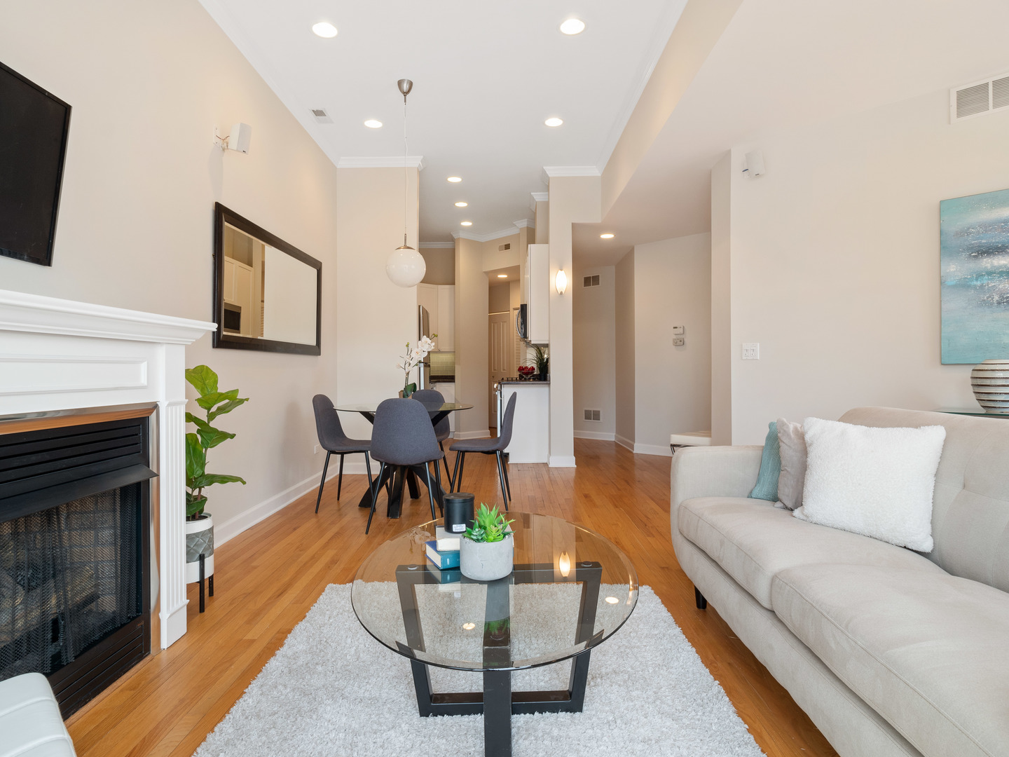 2555 West Leland Avenue, Unit 202 Chicago, IL 60625 - Photo 9 of 27