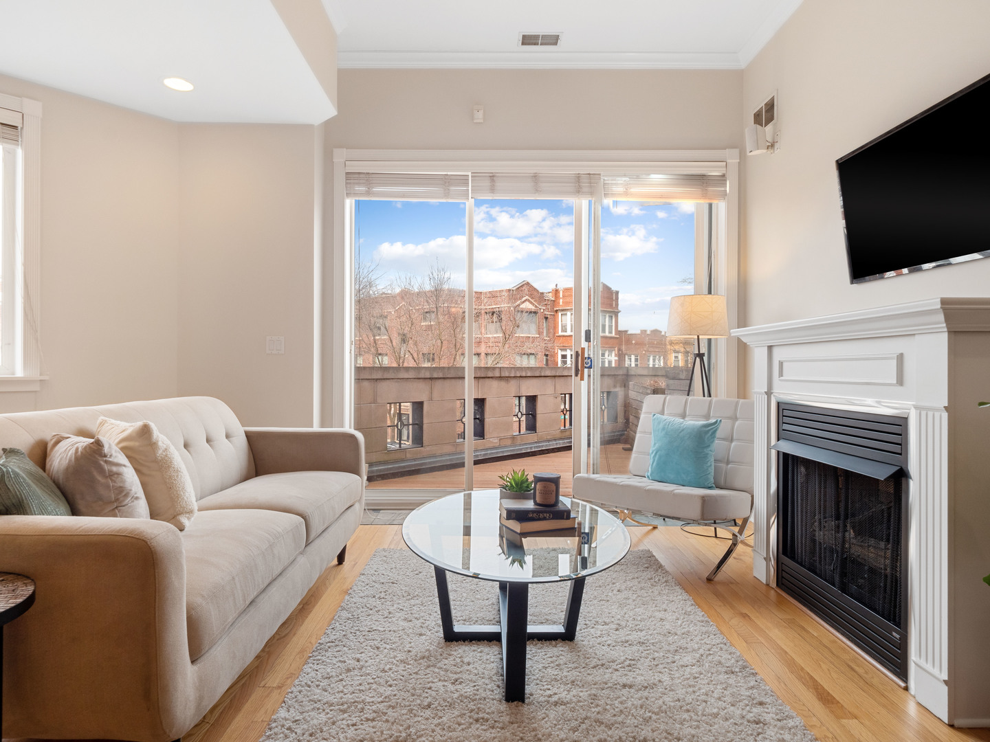 2555 West Leland Avenue, Unit 202 Chicago, IL 60625 - Photo 10 of 27