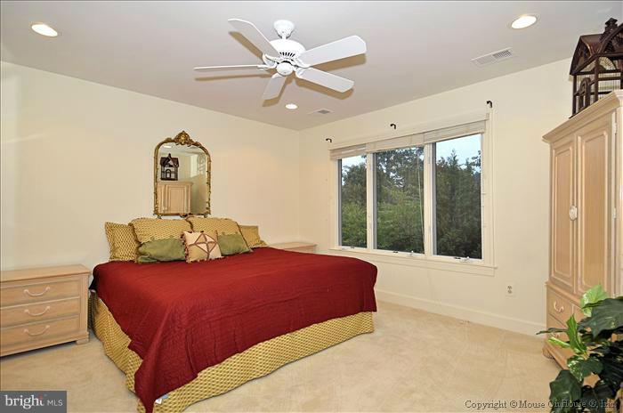 11085 Pelham Manor Place Reston, VA 20194 - Photo 20 of 24 Bedroom