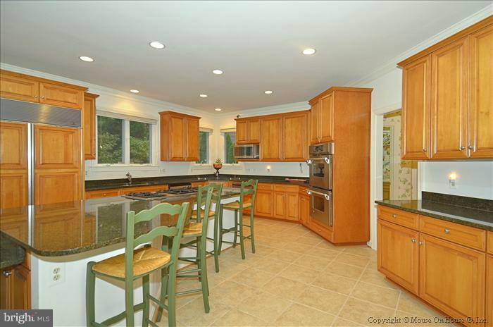 11085 Pelham Manor Place Reston, VA 20194 - Photo 21 of 24 Kitchen