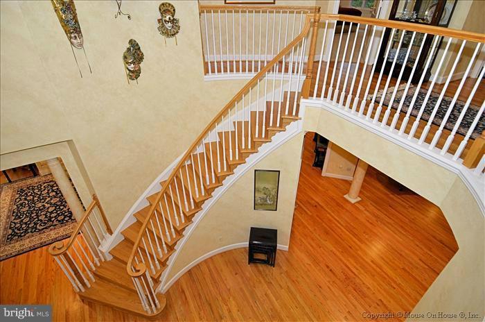 11085 Pelham Manor Place Reston, VA 20194 - Photo 5 of 24 Interior (General)