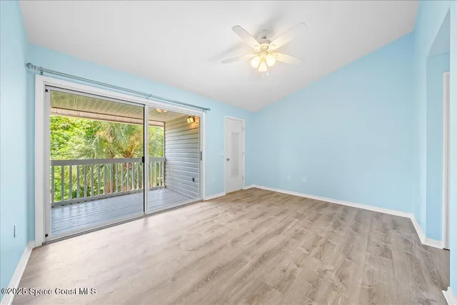 a view of empty room with window