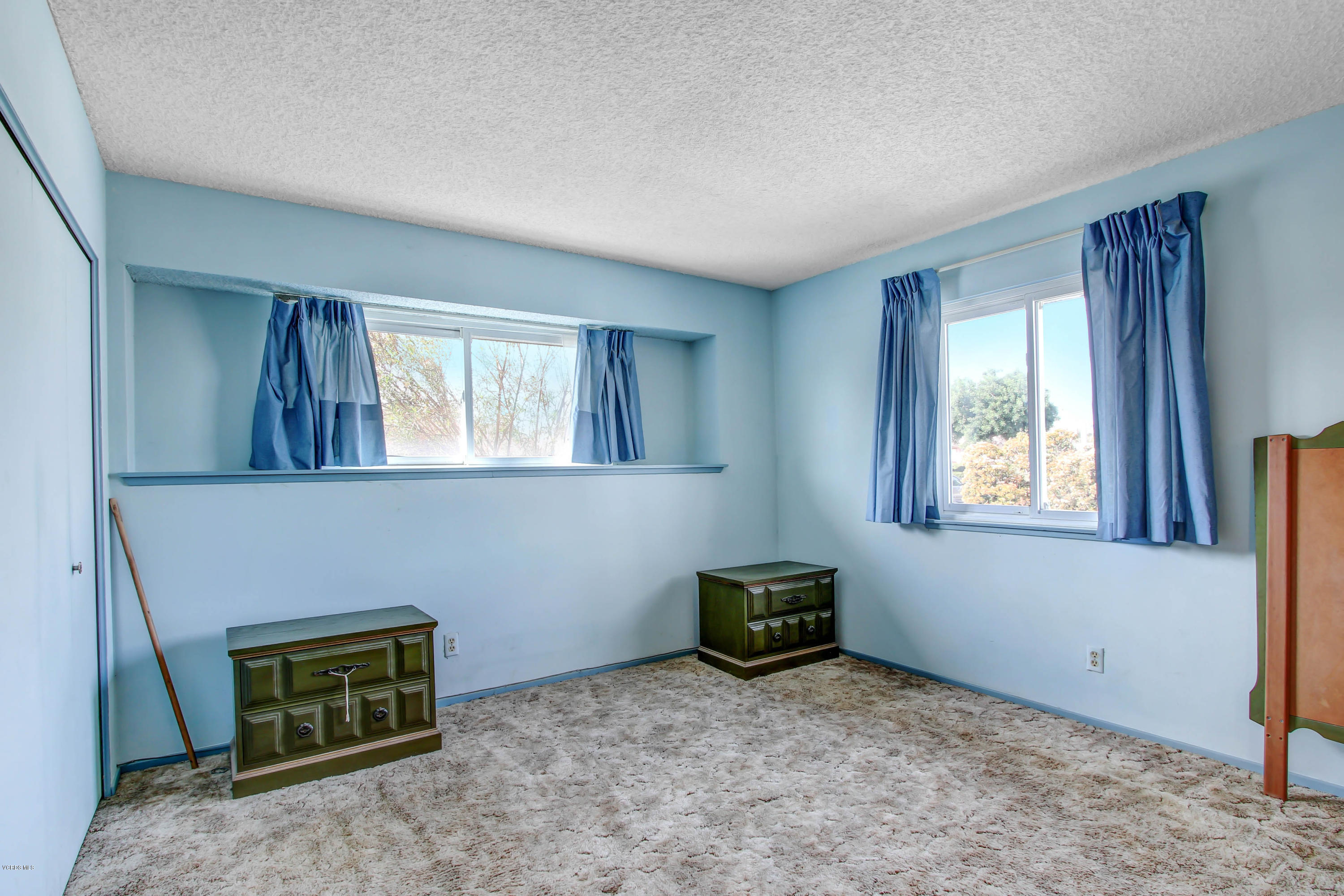 918 Decatur Avenue Ventura, CA 93004 - Photo 12 of 25 Mstr Bedroom Downstairs