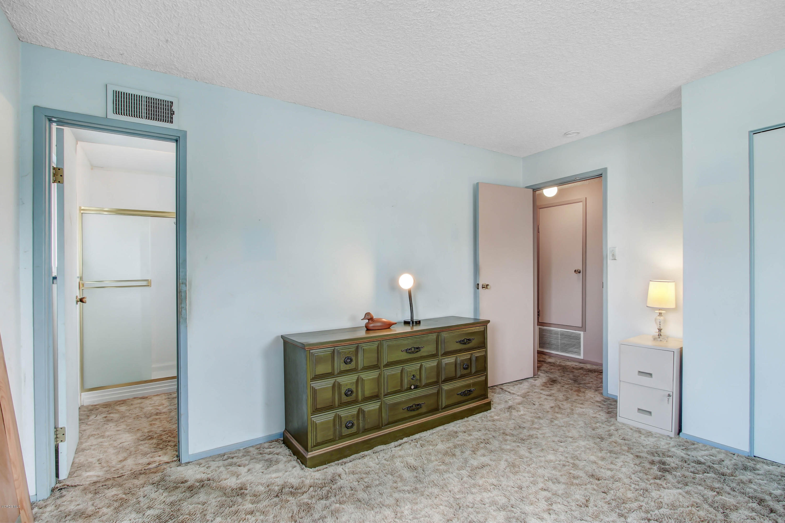 918 Decatur Avenue Ventura, CA 93004 - Photo 13 of 25 Mstr Bedroom Downstairs2