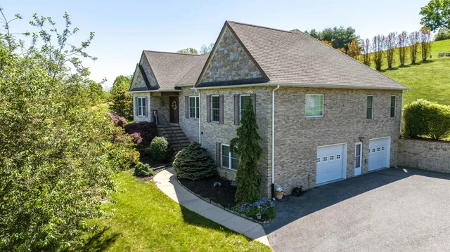 a view of an house with entertaining space